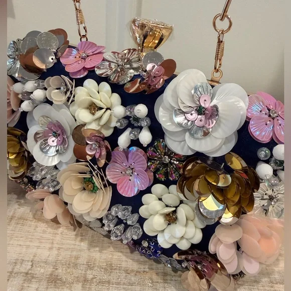 Floral Appliqué Beaded Sequined Daisy Clutch Handbag Shoulder Bag NWOT - Picture 10 of 12
